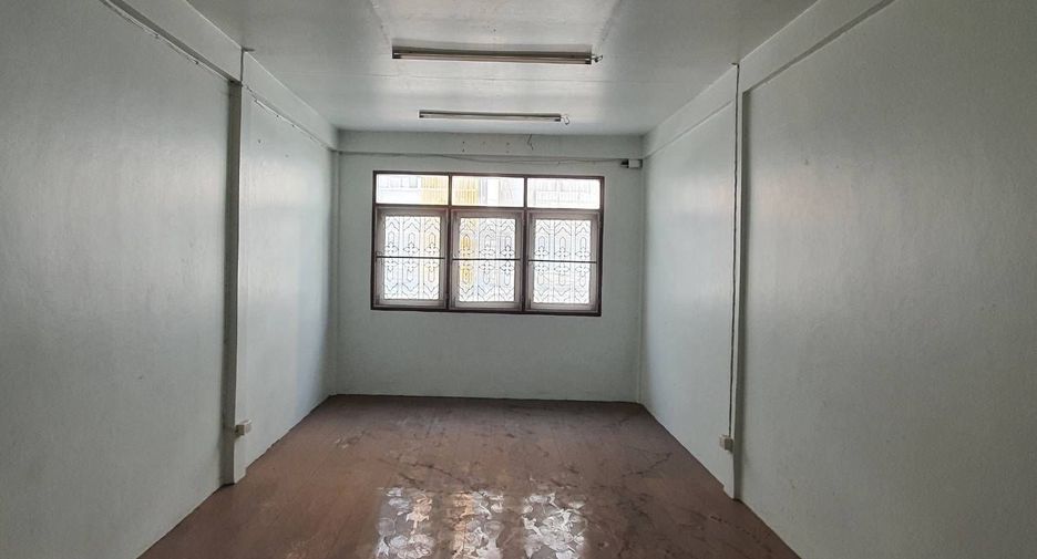 For sale 2 bedrooms retail Space in Bang Rak, Bangkok