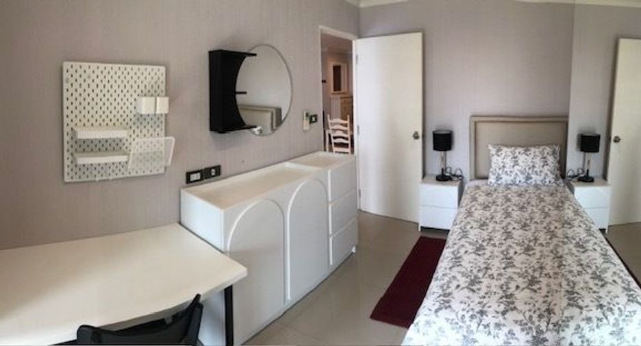 For rent 2 bedrooms condo in Sathon, Bangkok