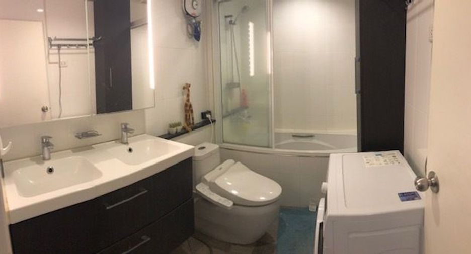 For rent 2 bedrooms condo in Sathon, Bangkok
