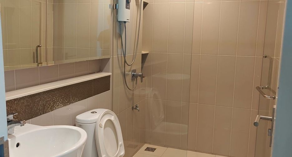 For sale and for rent 3 bedrooms townhouse in Lat Phrao, Bangkok