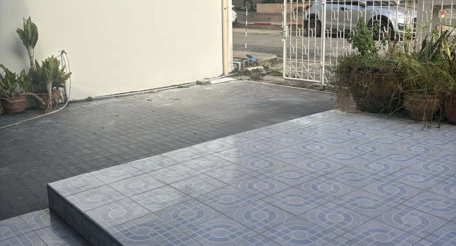 Reihenhaus zur Miete mit 2 Zimmer in Phra Khanong, Bangkok
