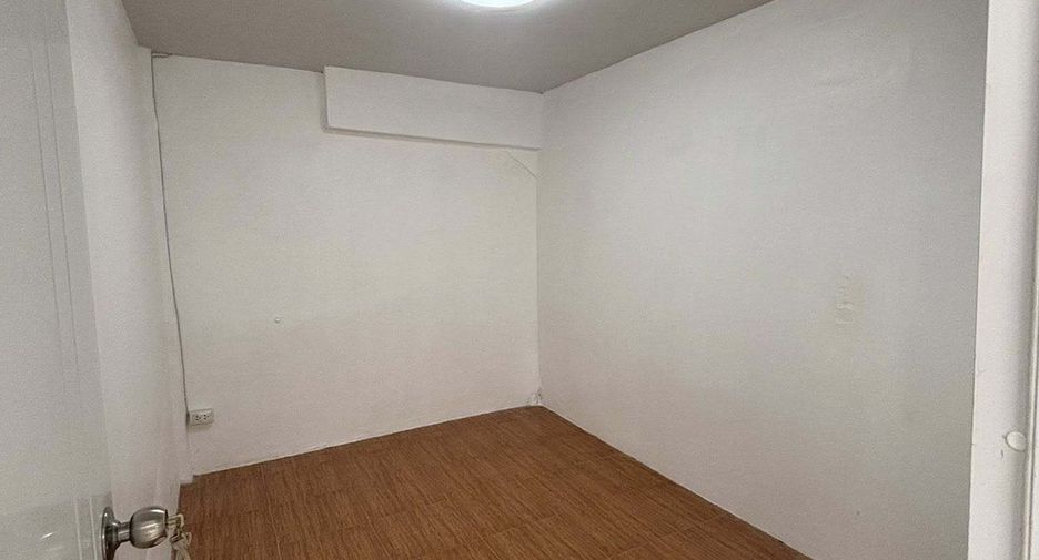 Reihenhaus zur Miete mit 2 Zimmer in Phra Khanong, Bangkok