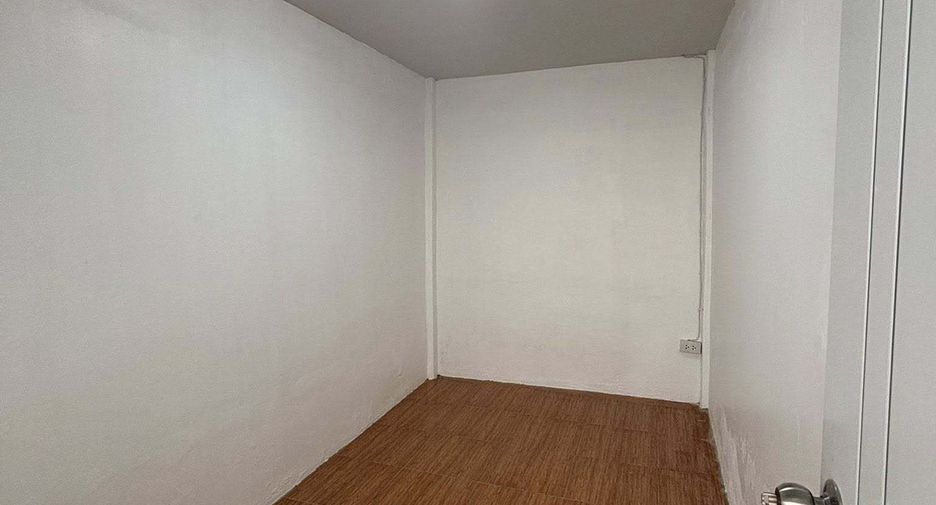 Reihenhaus zur Miete mit 2 Zimmer in Phra Khanong, Bangkok