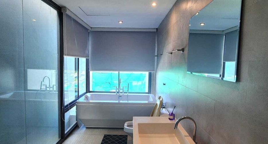 For rent 4 bedrooms townhouse in Mueang Phuket, Phuket
