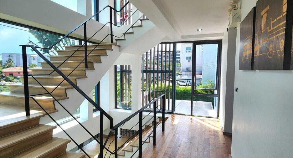 For rent 4 bedrooms townhouse in Mueang Phuket, Phuket