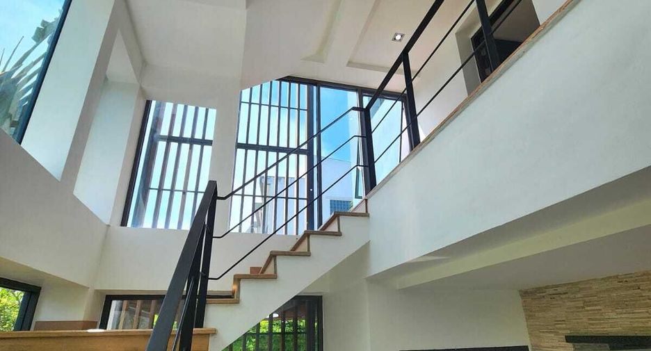 For rent 4 bedrooms townhouse in Mueang Phuket, Phuket
