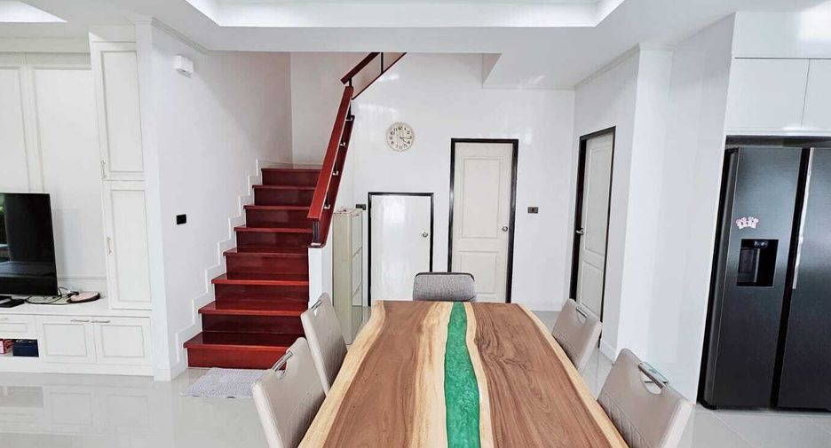 Casa en alquiler de 4 habitaciones en Mueang Phuket, Phuket