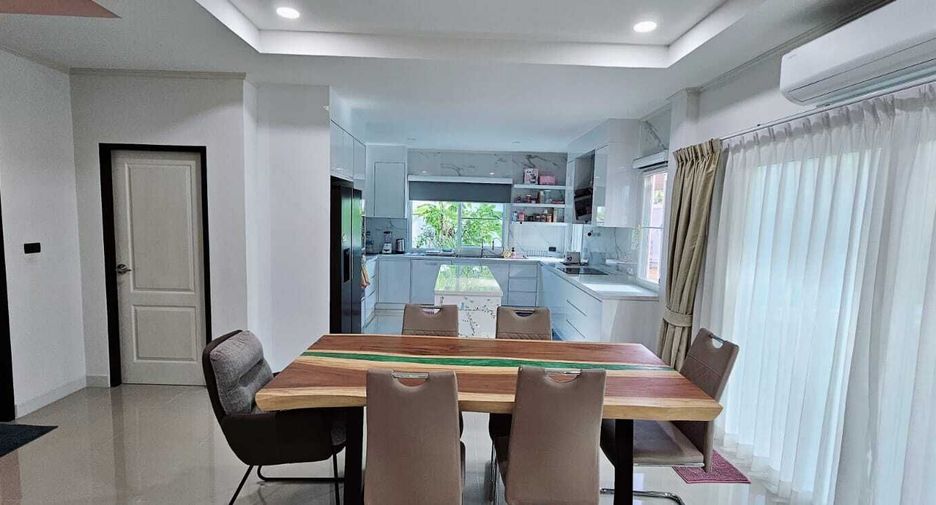 Casa en alquiler de 4 habitaciones en Mueang Phuket, Phuket