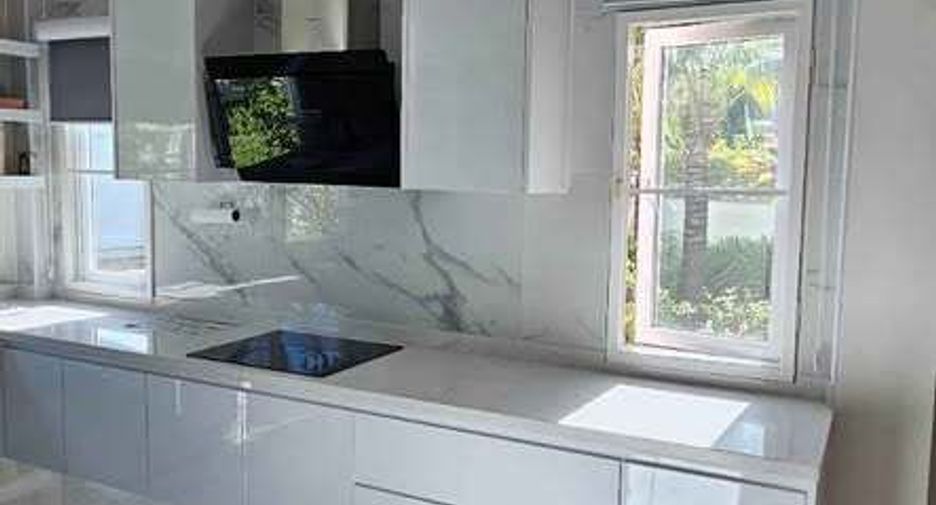 Casa en alquiler de 4 habitaciones en Mueang Phuket, Phuket