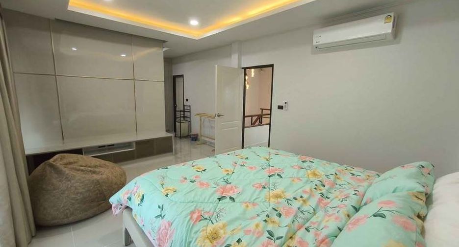 Casa en alquiler de 4 habitaciones en Mueang Phuket, Phuket