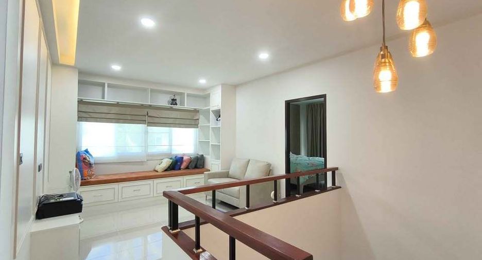 Casa en alquiler de 4 habitaciones en Mueang Phuket, Phuket