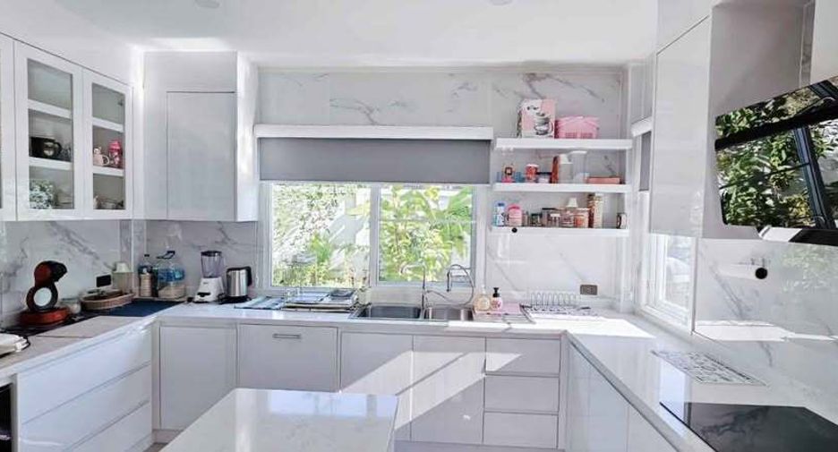 Casa en alquiler de 4 habitaciones en Mueang Phuket, Phuket