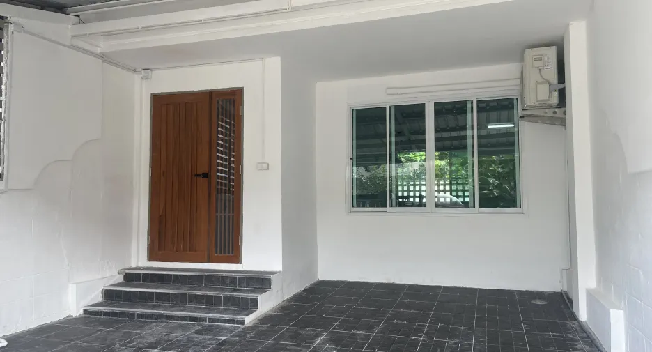 Reihenhaus zur Miete mit 5 Zimmer in Bang Na, Bangkok