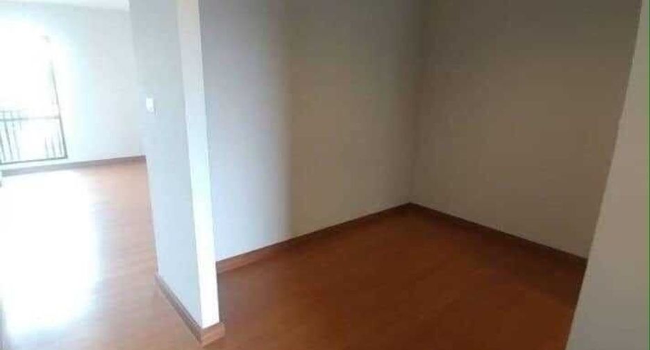 For sale 3 bedrooms retail Space in Don Mueang, Bangkok