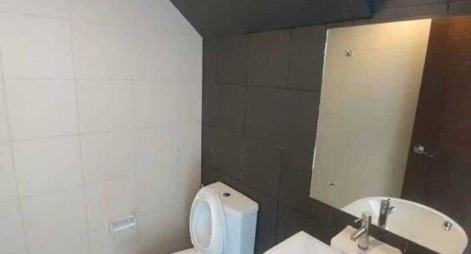 For sale 3 bedrooms retail Space in Don Mueang, Bangkok