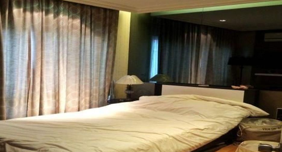 For sale 3 bedrooms townhouse in Bang Khen, Bangkok