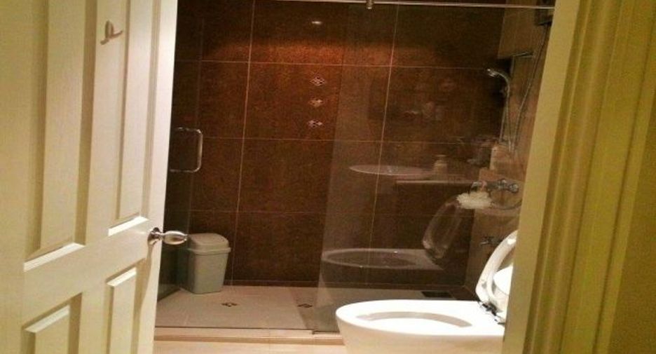 For sale 3 bedrooms townhouse in Bang Khen, Bangkok