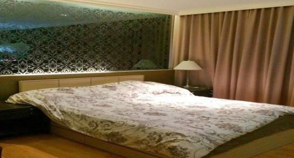 For sale 3 bedrooms townhouse in Bang Khen, Bangkok