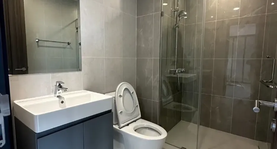 For rent 1 bed condo in Phaya Thai, Bangkok
