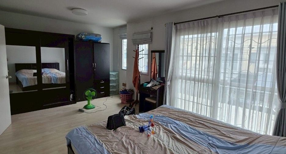 For sale 3 bedrooms townhouse in Min Buri, Bangkok