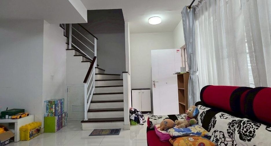 For sale 3 bedrooms townhouse in Min Buri, Bangkok