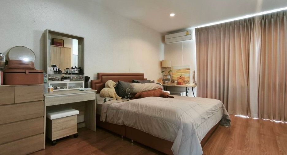 Casa adosada en venta de 3 habitaciones en Lat Krabang, Bangkok