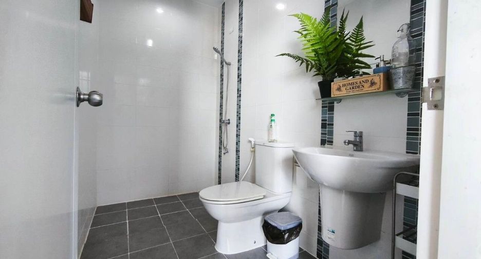 Casa adosada en venta de 3 habitaciones en Lat Krabang, Bangkok