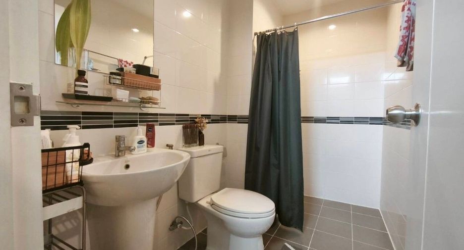 Casa adosada en venta de 3 habitaciones en Lat Krabang, Bangkok