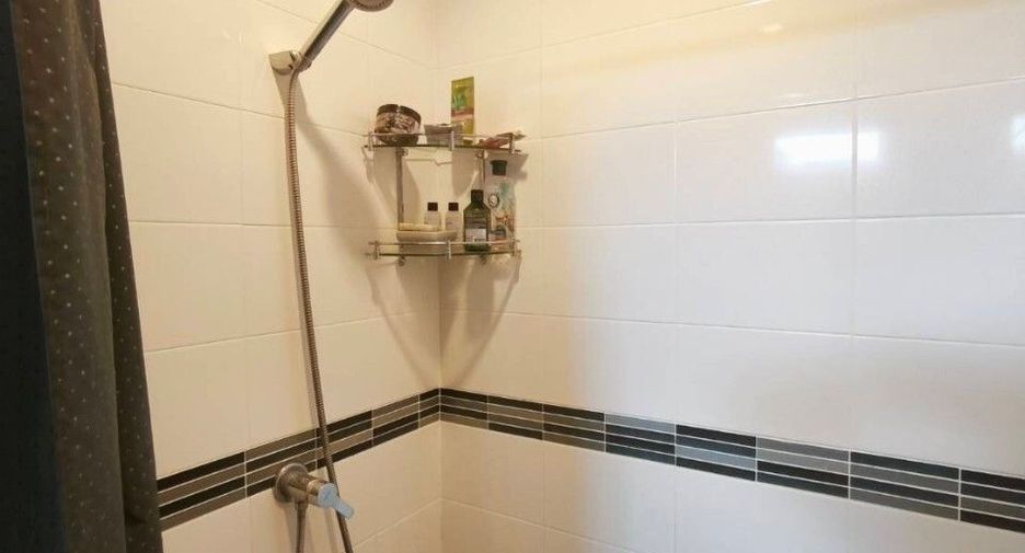 Casa adosada en venta de 3 habitaciones en Lat Krabang, Bangkok
