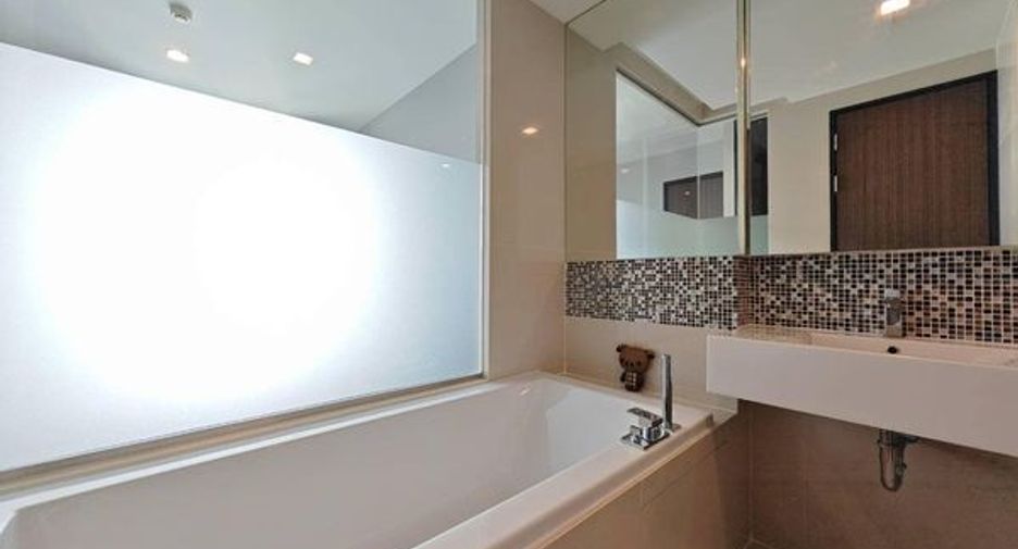 For rent 1 bed condo in Khlong Toei, Bangkok