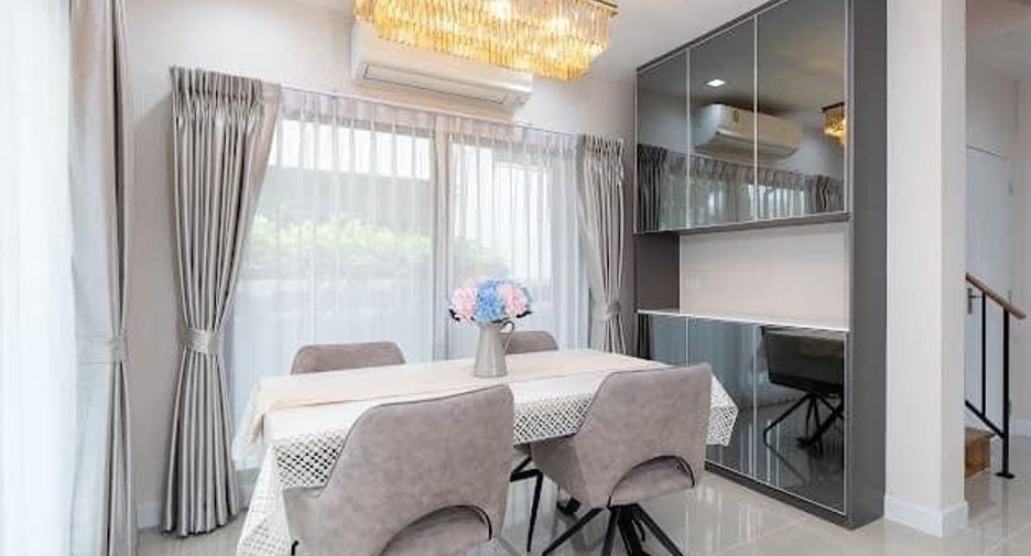 For rent 4 bedrooms house in Saphan Sung, Bangkok