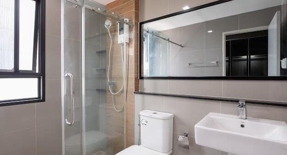 For rent 4 bedrooms house in Saphan Sung, Bangkok