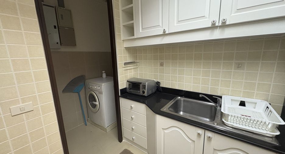 Wohnung zur Miete mit 3 Zimmer in Khlong Toei, Bangkok