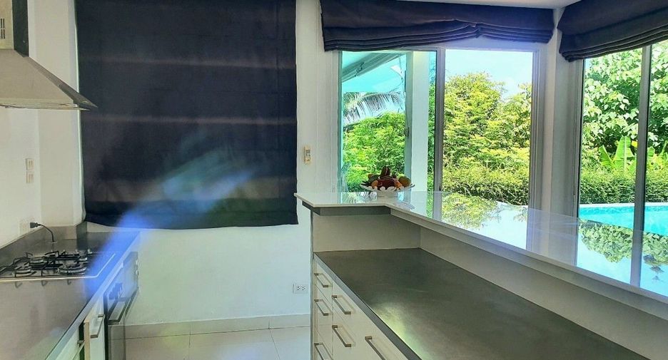 For rent 4 bedrooms villa in Mueang Phuket, Phuket