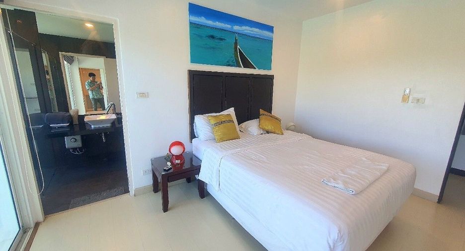 For rent 4 bedrooms villa in Mueang Phuket, Phuket