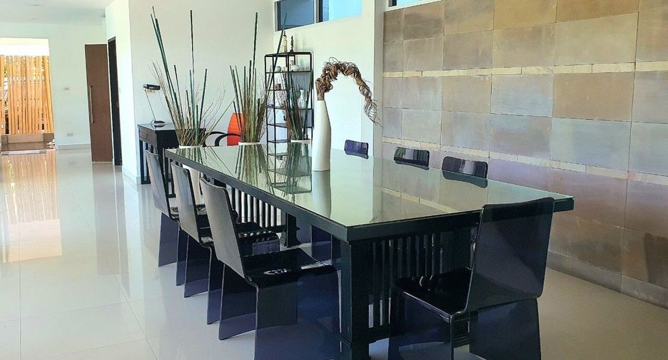 For rent 4 bedrooms villa in Mueang Phuket, Phuket