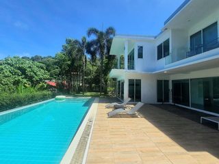 For rent 4 bedrooms villa in Mueang Phuket, Phuket