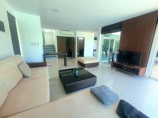 For rent 4 bedrooms villa in Mueang Phuket, Phuket
