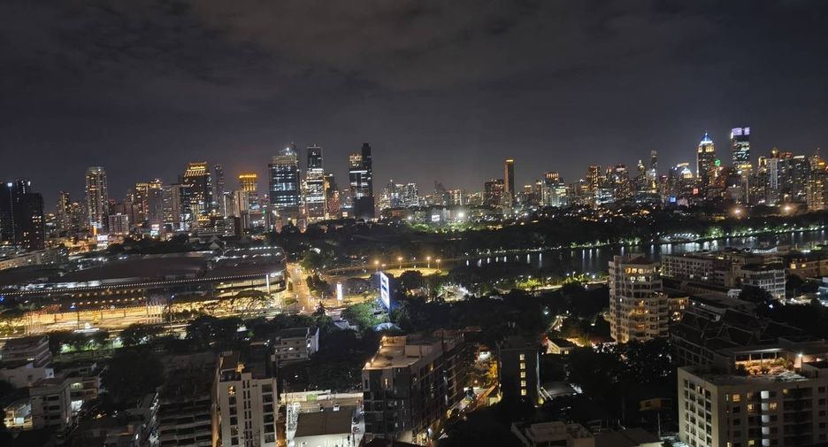For rent 1 bed condo in Khlong Toei, Bangkok