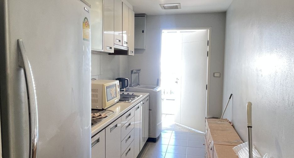 For sale 2 ベッドルーム condo in Sathon, Bangkok