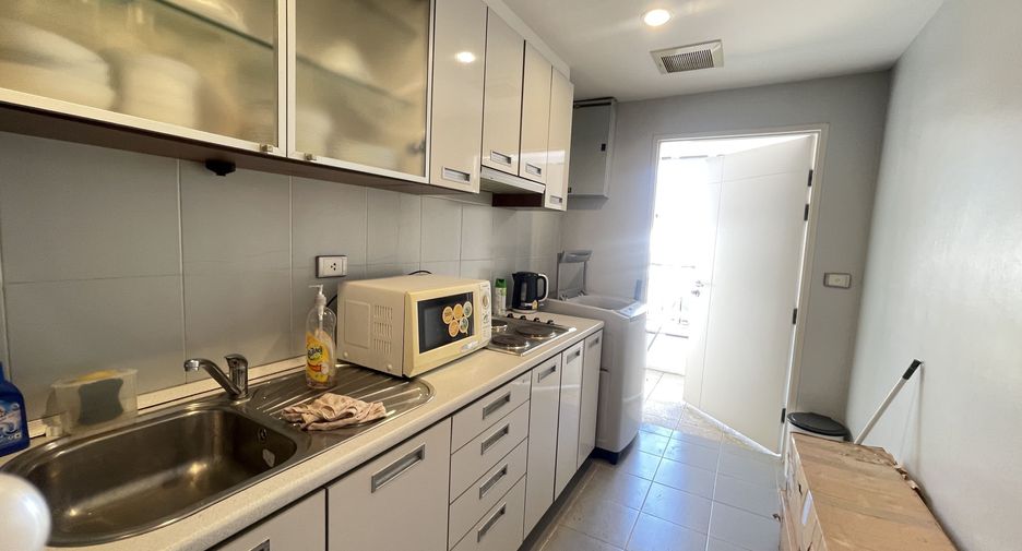 For sale 2 ベッドルーム condo in Sathon, Bangkok
