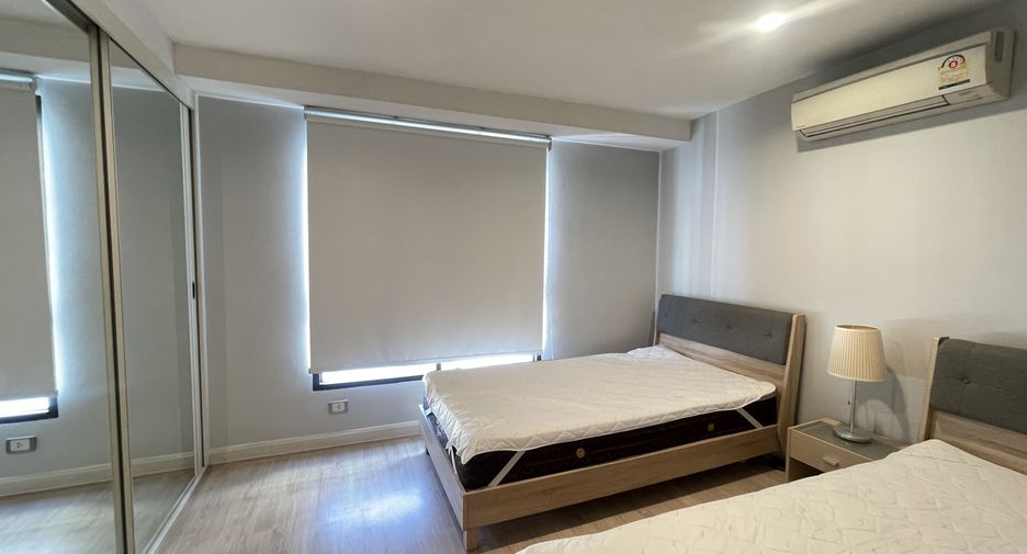 For sale 2 ベッドルーム condo in Sathon, Bangkok