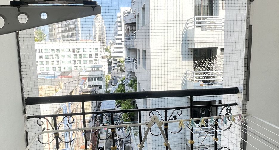 For sale 2 ベッドルーム condo in Sathon, Bangkok