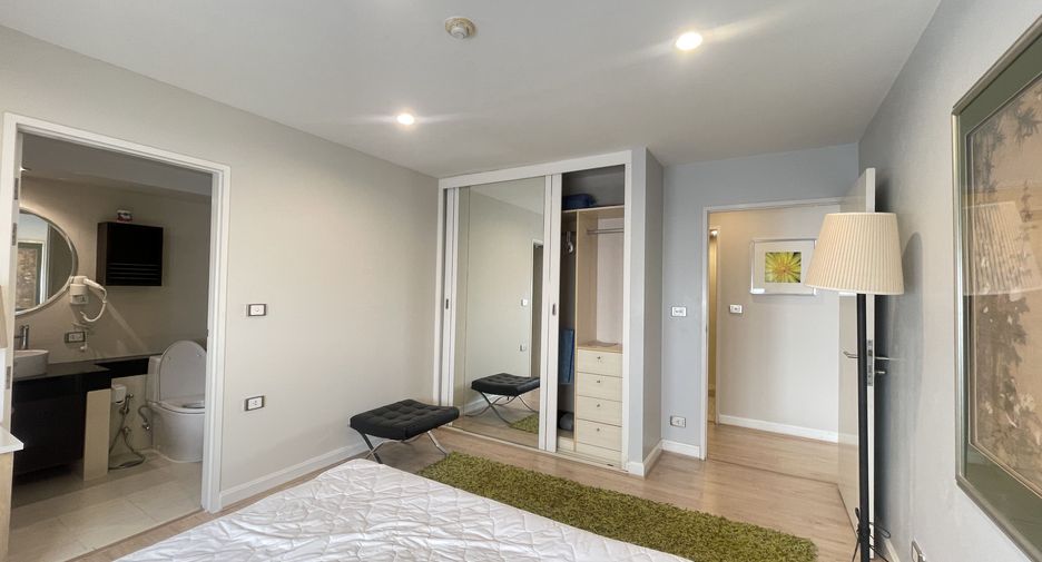 For sale 2 ベッドルーム condo in Sathon, Bangkok