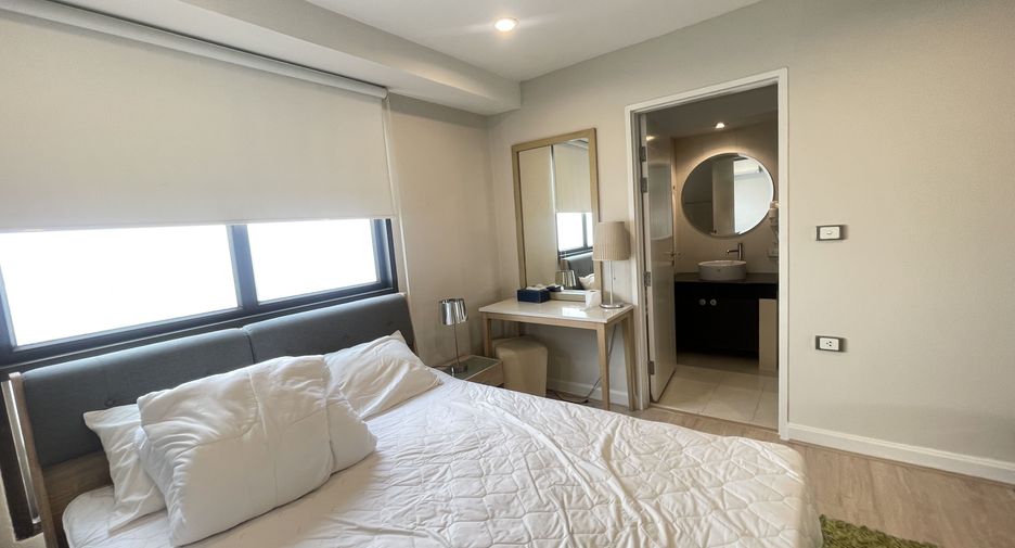 For sale 2 ベッドルーム condo in Sathon, Bangkok