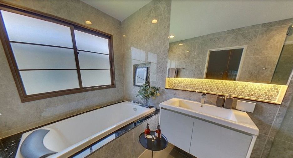 For sale 4 ベッドルーム house in Bang Khen, Bangkok
