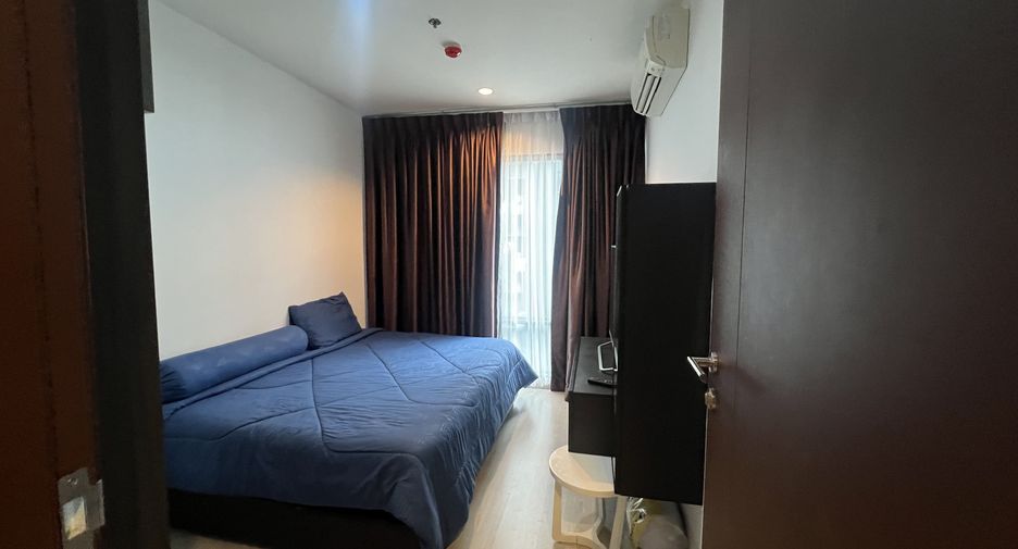 For rent 2 bedrooms condo in Huai Khwang, Bangkok