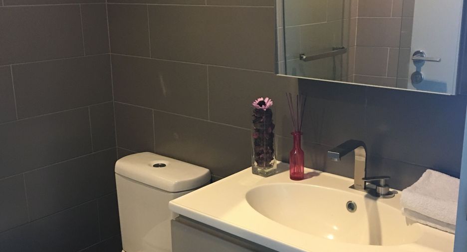 For rent 2 bedrooms condo in Phra Khanong, Bangkok