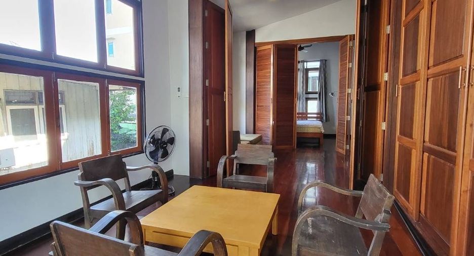 For rent 3 bedrooms house in Huai Khwang, Bangkok