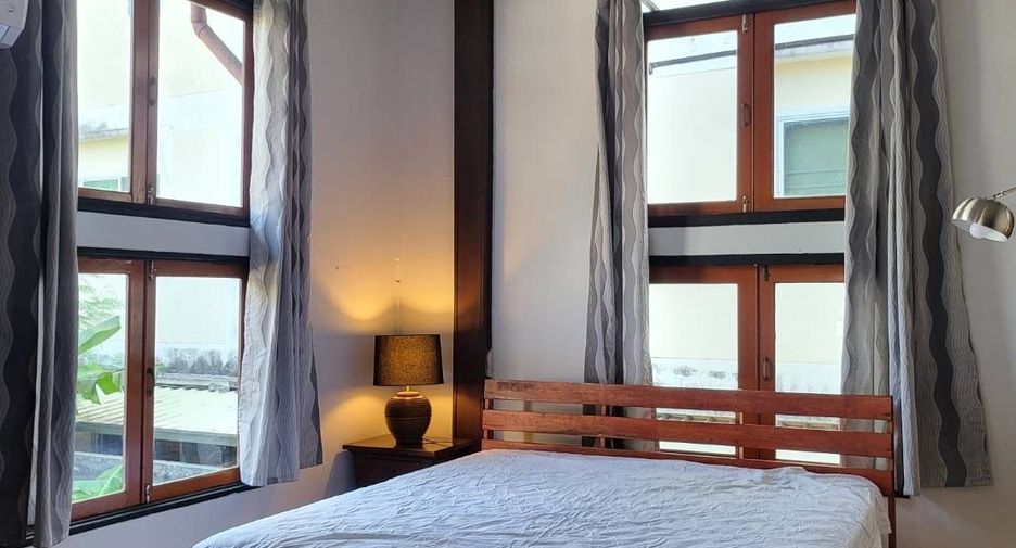 For rent 3 bedrooms house in Huai Khwang, Bangkok